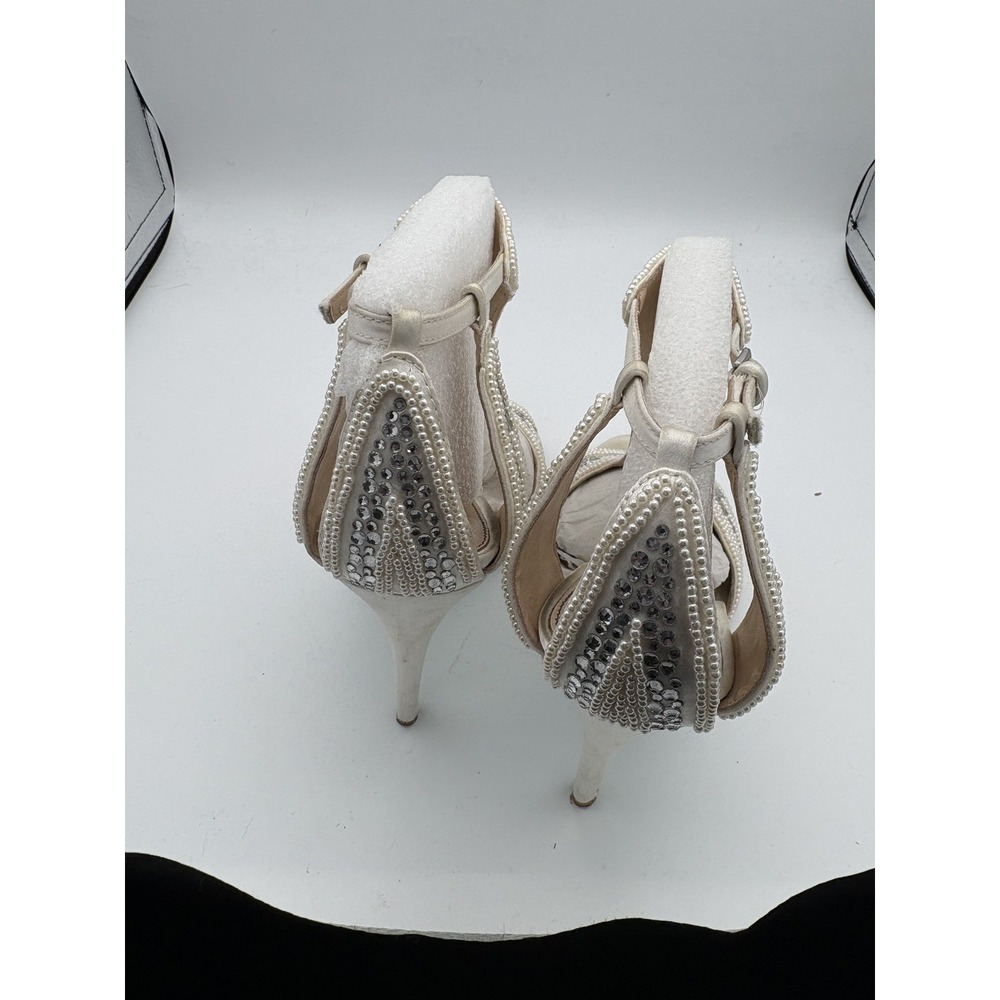Blue by Betsey Johnson SB-GIGI Ivory Satin Pearl Rhinestone Heels Size 8.5 - Picture 3 of 6